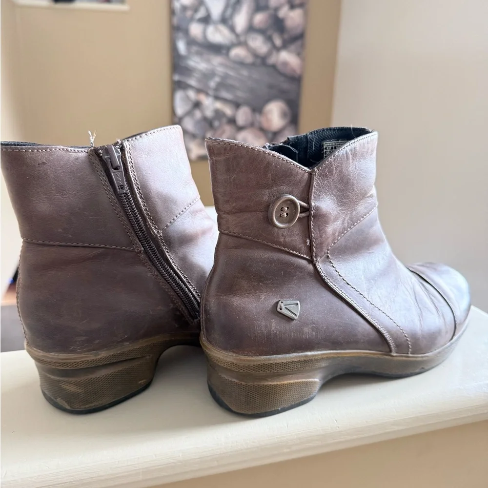 Women's KEEN Brown Ankle Boots - Casual Leather Zip Booties - Picture 1 of 4